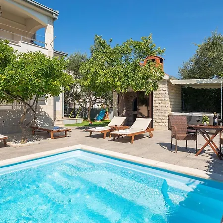 Sonnenschein By Interhome *