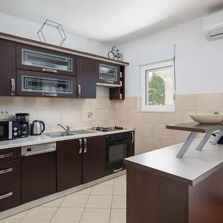 Sonnenschein By Interhome