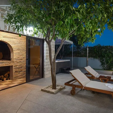 Sonnenschein By Interhome