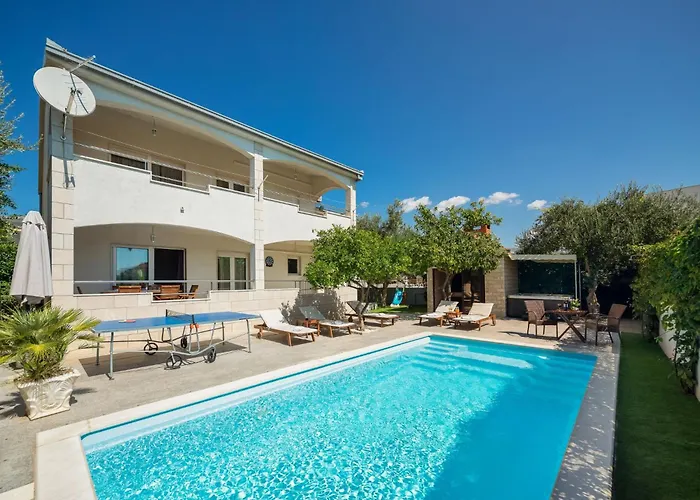 Sonnenschein By Interhome