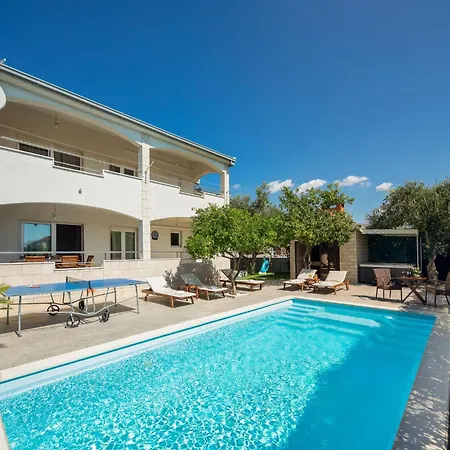 Sonnenschein By Interhome